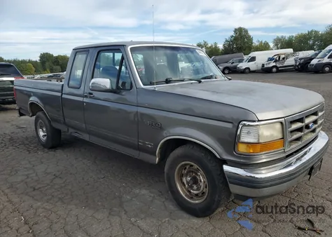 1992 Ford F150 z USA, uszkodzony, nr VIN 1FTDF15N2NNA63248